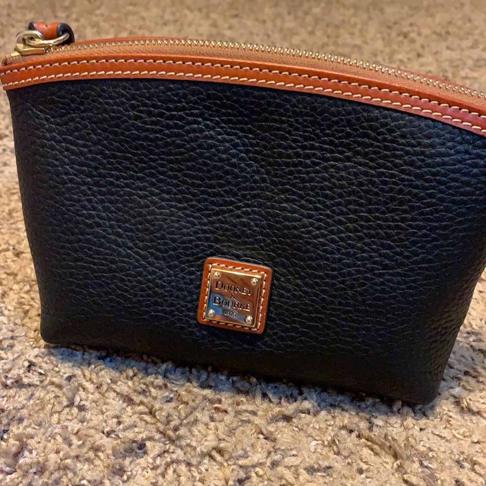 Dooney & Bourke Bag